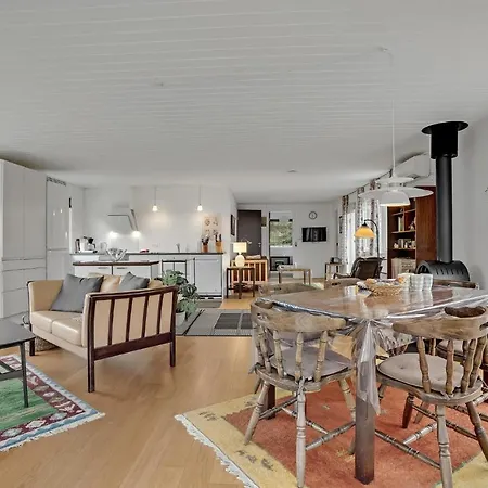 3 Bedroom Gorgeous Home In Vaeggerlose Holiday home *